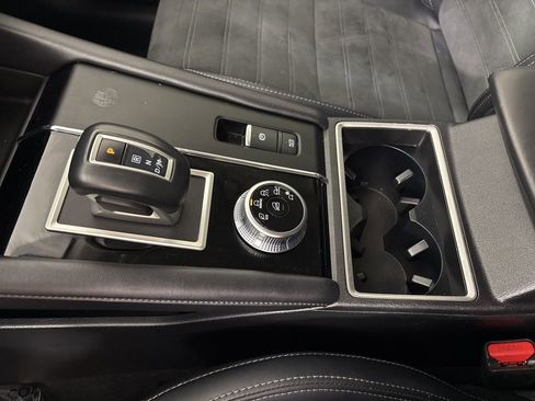 Used 2024 Mitsubishi Outlander SE image 30