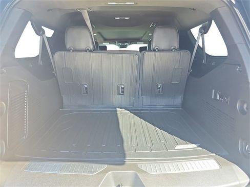 Used 2023 GMC Yukon XL Denali Ultimate image 19