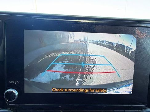 Used 2023 Toyota Highlander XLE image 37