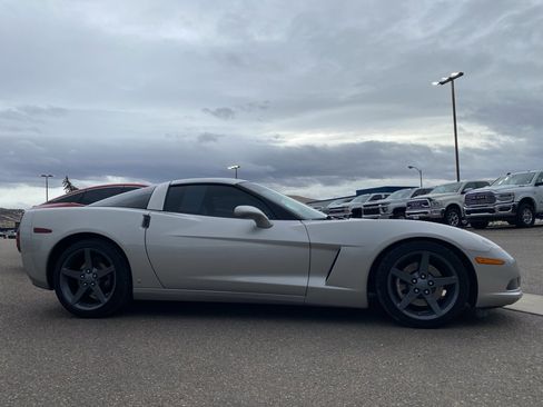 Used 2006 Chevrolet Corvette Coupe w/ Preferred Equipment Group image 15