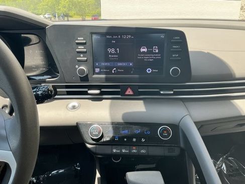 Certified 2023 Hyundai Elantra SEL FWD image 22