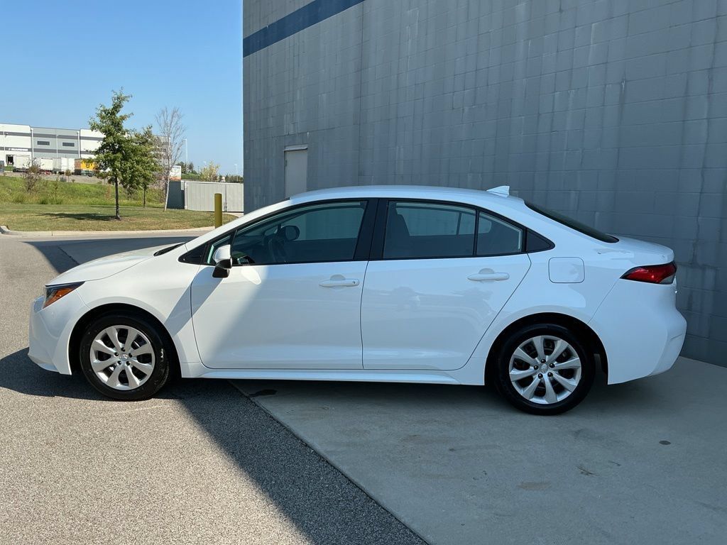 Used 2026 Toyota Corolla LE FWD image 6