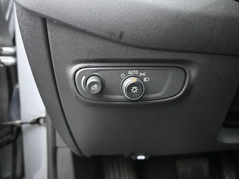 Used 2024 Chevrolet Equinox LT AWD/4WD image 17