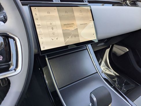 New 2026 Land Rover Range Rover Velar Dynamic SE image 12