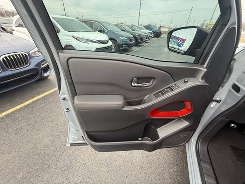Used 2024 Nissan Frontier Pro-X w/ Pro Convenience Package image 11