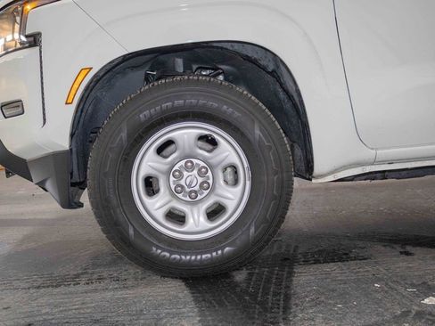 Used 2024 Nissan Frontier S w/ S Utility Package image 7