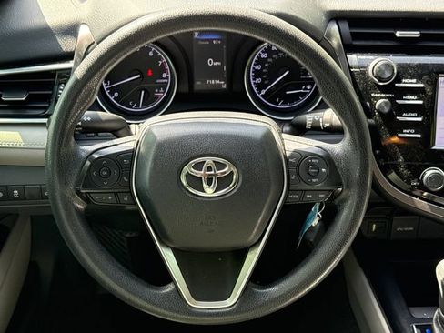Used 2018 Toyota Camry LE FWD image 14