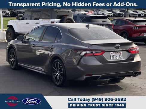Used 2022 Toyota Camry SE w/ Carpet Mat Package (TMS) FWD image 10
