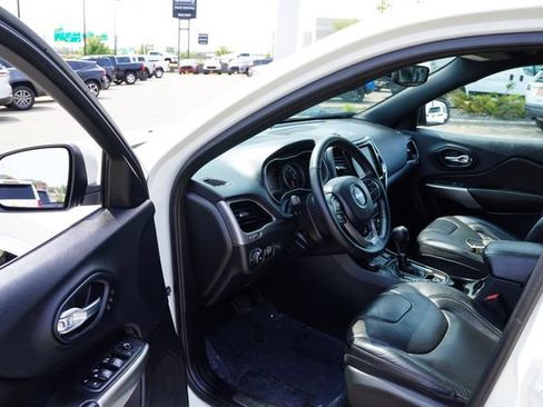 Used 2019 Jeep Cherokee High Altitude AWD/4WD image 14