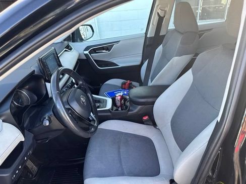 Used 2020 Toyota RAV4 XLE w/ Convenience Package AWD/4WD image 9
