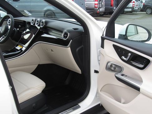 New 2026 Mercedes-Benz GLC 300 4MATIC image 17
