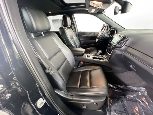 Used 2022 Jeep Grand Cherokee Limited image 28