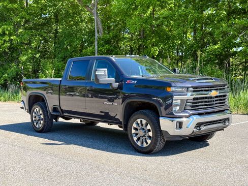 Used 2024 Chevrolet Silverado 2500 LT AWD/4WD image 1
