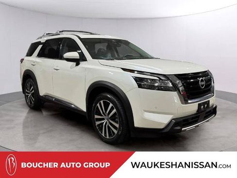 Certified 2024 Nissan Pathfinder Platinum AWD/4WD image 1