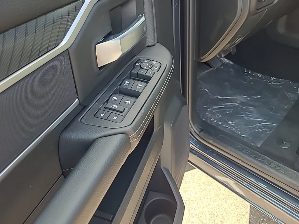 New 2026 RAM 2500 Big Horn AWD/4WD image 10