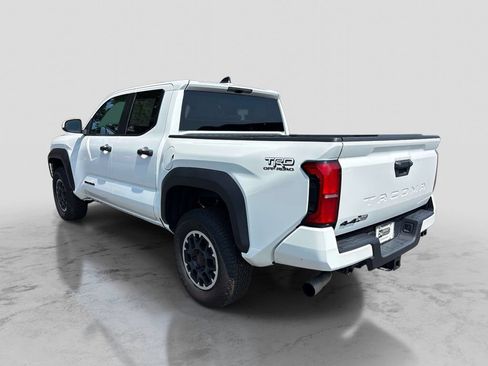 Used 2024 Toyota Tacoma TRD Sport AWD/4WD image 3