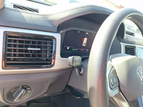 Used 2022 Volkswagen Atlas SE image 16