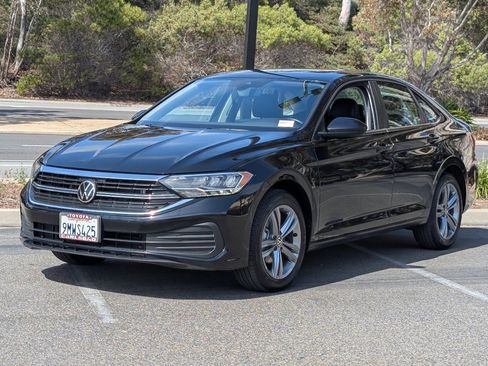 Used 2024 Volkswagen Jetta SE FWD image 10