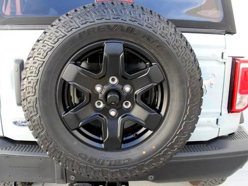 Used 2023 Ford Bronco Black Diamond image 41