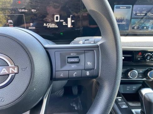 Used 2025 Nissan Kicks SV AWD/4WD image 21