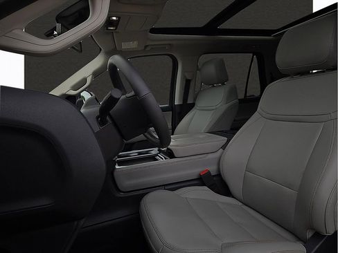 Used 2025 Ford Expedition Active image 14