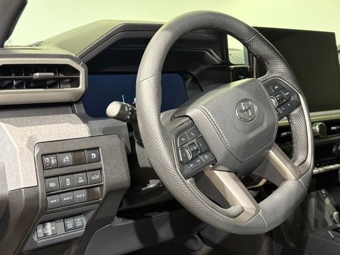 Used 2024 Toyota Tacoma Trailhunter image 16