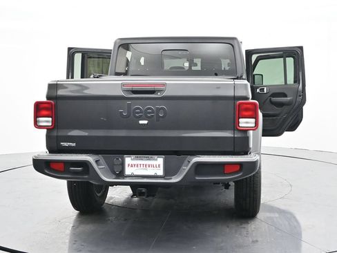 Used 2022 Jeep Gladiator Sport AWD/4WD image 41