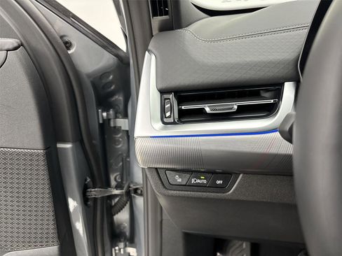 Used 2025 BMW X2 xDrive28i w/ Technology Package image 31