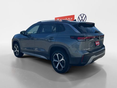 New 2025 Volkswagen Tiguan SE image 9