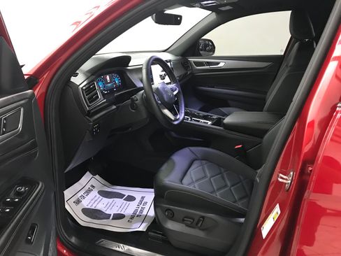 Used 2025 Volkswagen Atlas Cross Sport SE w/ Panoramic Sunroof Package AWD/4WD image 9