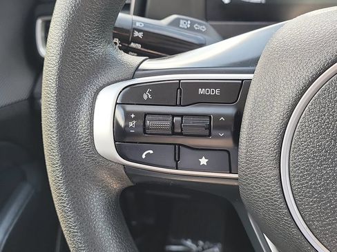 Certified 2025 Kia Sportage LX FWD image 9