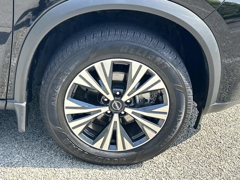 Certified 2023 Nissan Rogue SV w/ SV Premium B Package FWD image 9