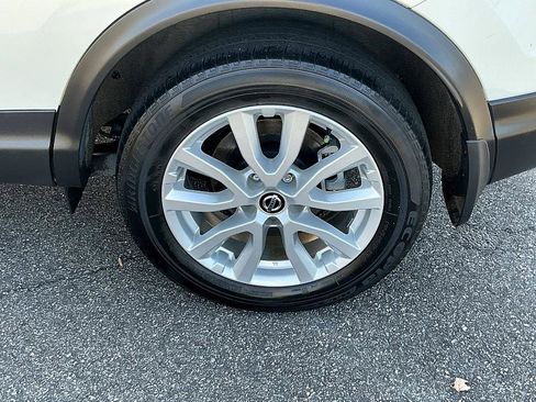 Certified 2022 Nissan Rogue Sport SV image 27