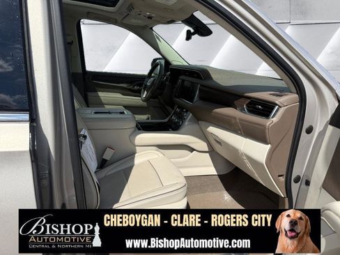 Used 2021 GMC Yukon Denali w/ Denali Premium Package image 25