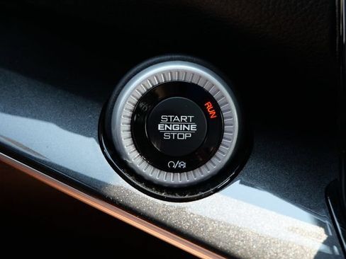 Used 2022 Jeep Wagoneer Series I AWD/4WD image 24