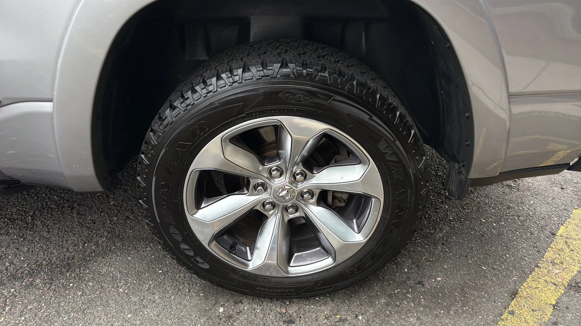 Used 2019 RAM 1500 Limited AWD/4WD image 10