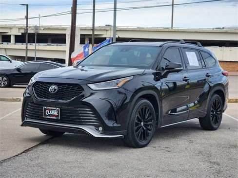 Used 2023 Toyota Highlander XSE image 3