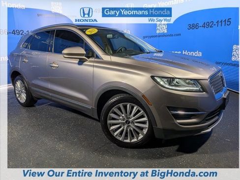 Used 2019 Lincoln MKC Premiere FWD image 2