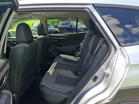 Used 2025 Subaru Outback Onyx Edition XT AWD/4WD image 13