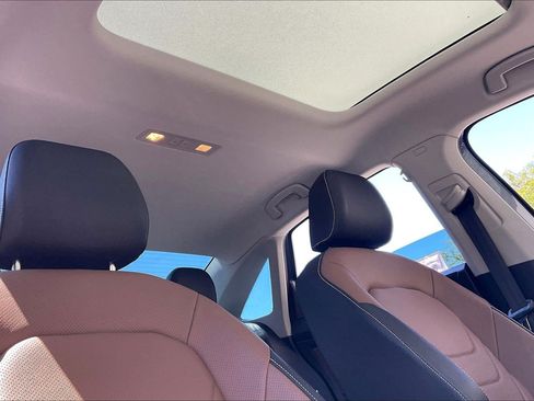 Certified 2025 Volkswagen Jetta SEL FWD image 29