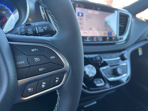 New 2026 Chrysler Voyager LX image 24