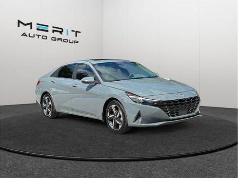 Used 2022 Hyundai Elantra SEL w/ Convenience + Premium Package FWD image 1