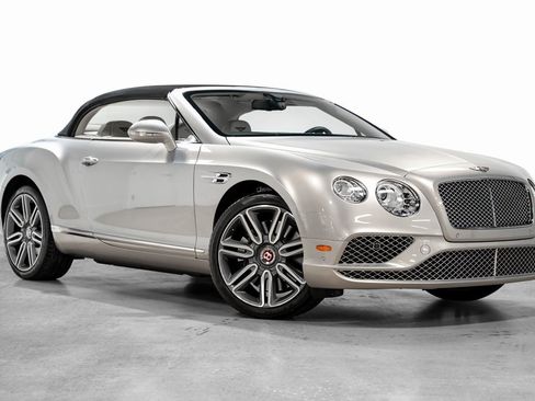 Used 2017 Bentley Continental GT image 2