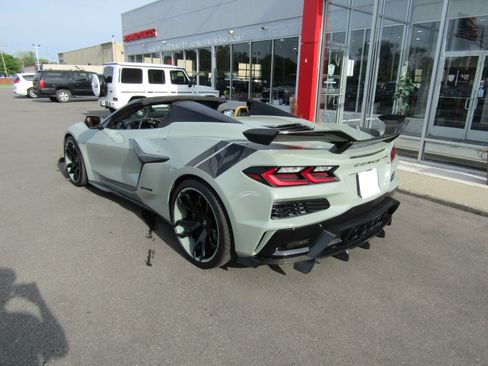 Used 2024 Chevrolet Corvette Z06 RWD image 15