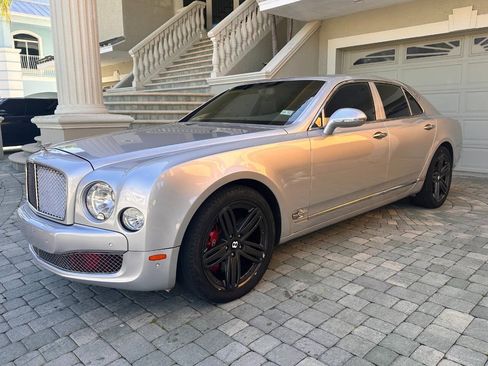 Used 2011 Bentley Mulsanne RWD image 27