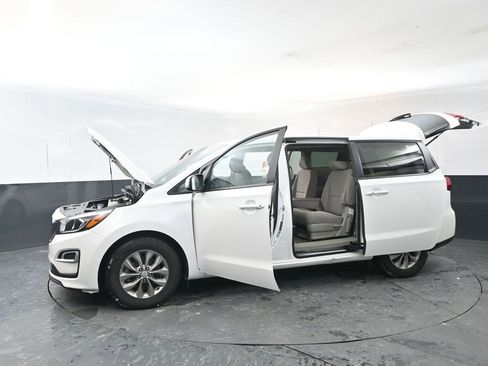 Used 2021 Kia Sedona LX image 24