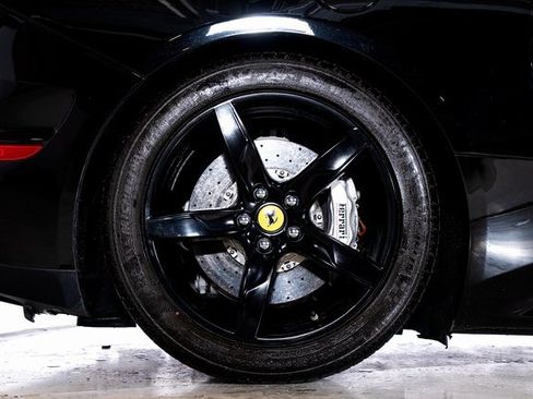 Used 2017 Ferrari California T image 16