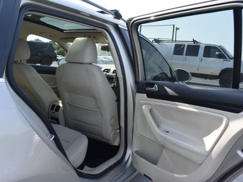 Used 2013 Volkswagen Jetta TDI image 24