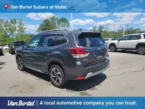 Used 2023 Subaru Forester Touring AWD/4WD image 3