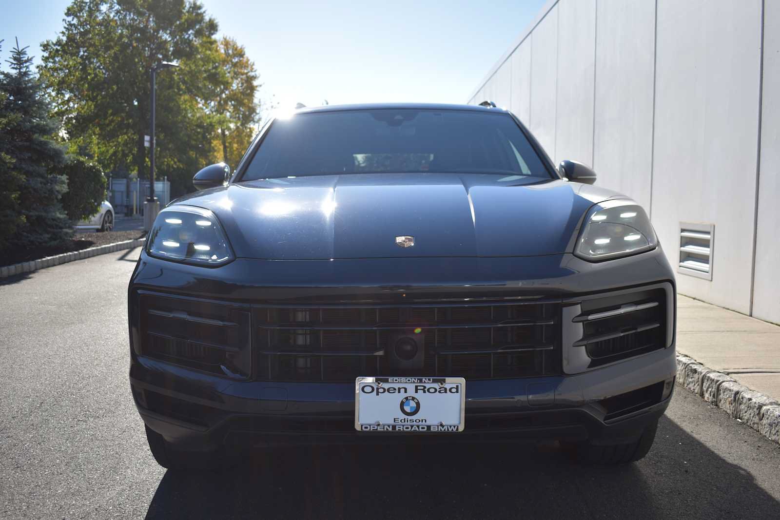 Used 2024 Porsche Cayenne AWD/4WD image 2
